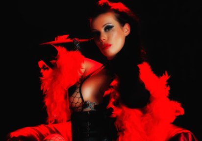 Stripperin MadameYve