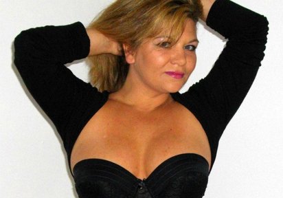 Stripperin HotLeona