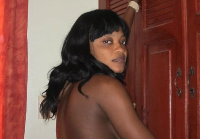 Stripperin MagalieLatin