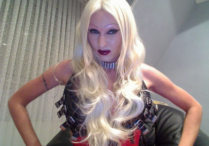 Stripperin DivaBizarre