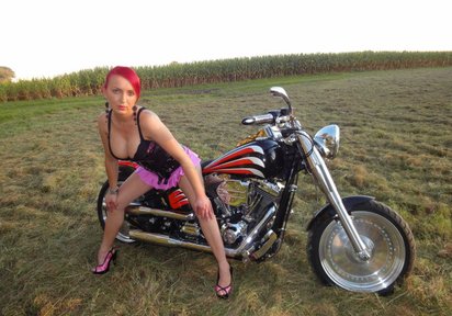 Stripperin Emillia