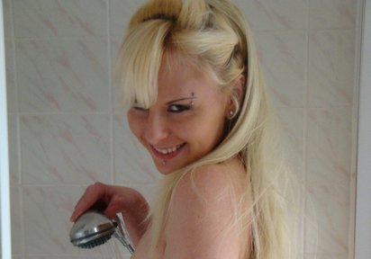 Stripperin KinkySandra