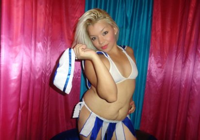 Stripperin HotBlonda