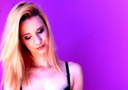 Stripperin BlondeRebecca