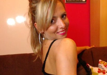 Stripperin NinaHot
