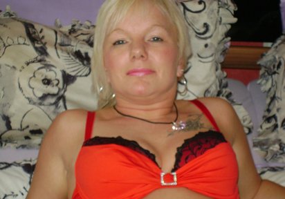Stripperin HotElaine