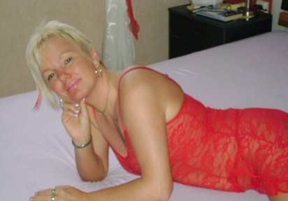 Stripperin HotElaine